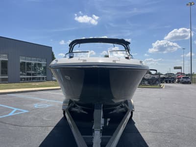 BOATZON | Sea Ray 230 SLX 2019
