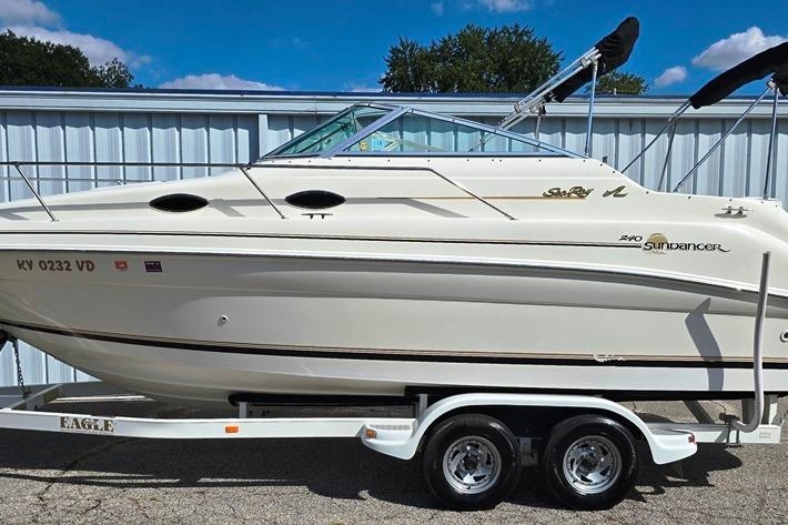 1997 Sea Ray 240 Sundancer - Sold Boat