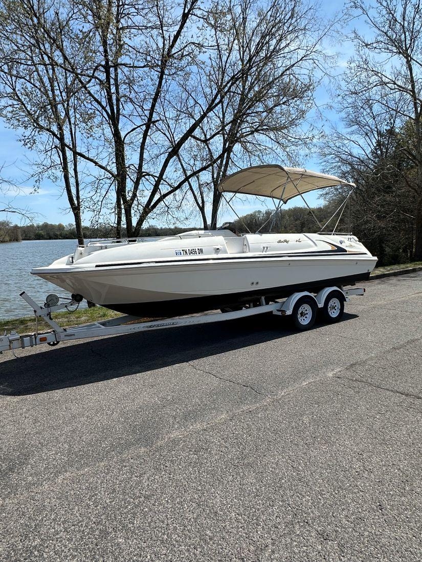 1998 Sea Ray 240 Sundeck - Sold Boat