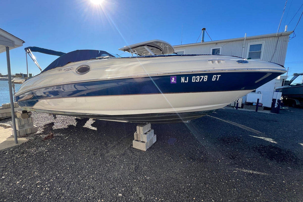 2004 Sea Ray 240 Sundeck - Sold Boat