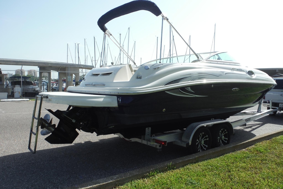 2005 Sea Ray 240 Sundeck - Sold Boat