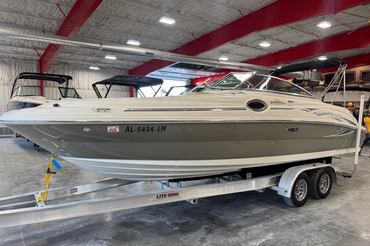 2006 Sea Ray 240 Sundeck - Sold Boat