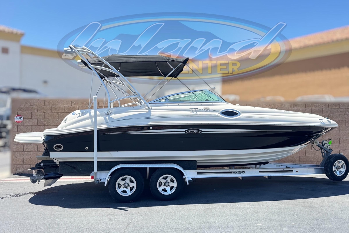 2007 Sea Ray 240 Sundeck - Sold Boat