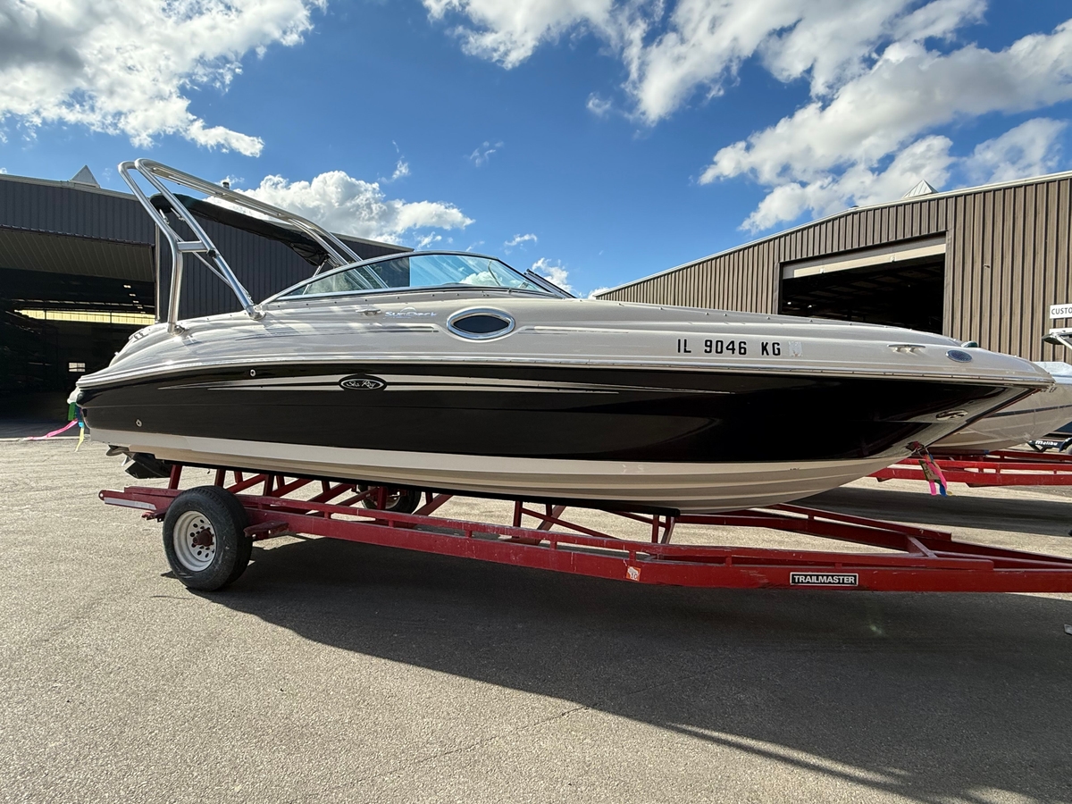 2008 Sea Ray 240 Sundeck - Sold Boat