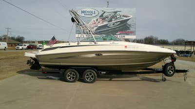 BOATZON | Sea Ray 240 Sundeck 2011