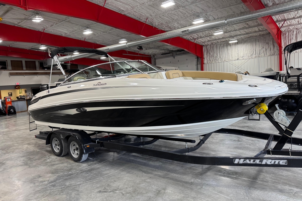 2011 Sea Ray 240 Sundeck - Sold Boat
