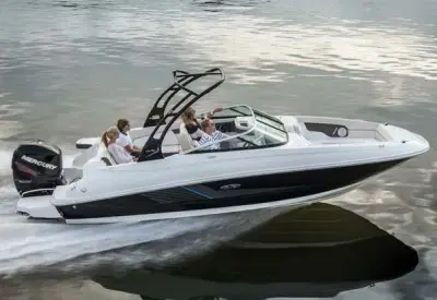 BOATZON | Sea Ray 240 Sundeck Outboard 2016