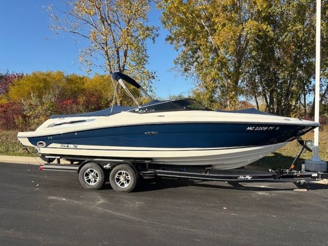 2016 Sea Ray 250 SLX - Sold Boat
