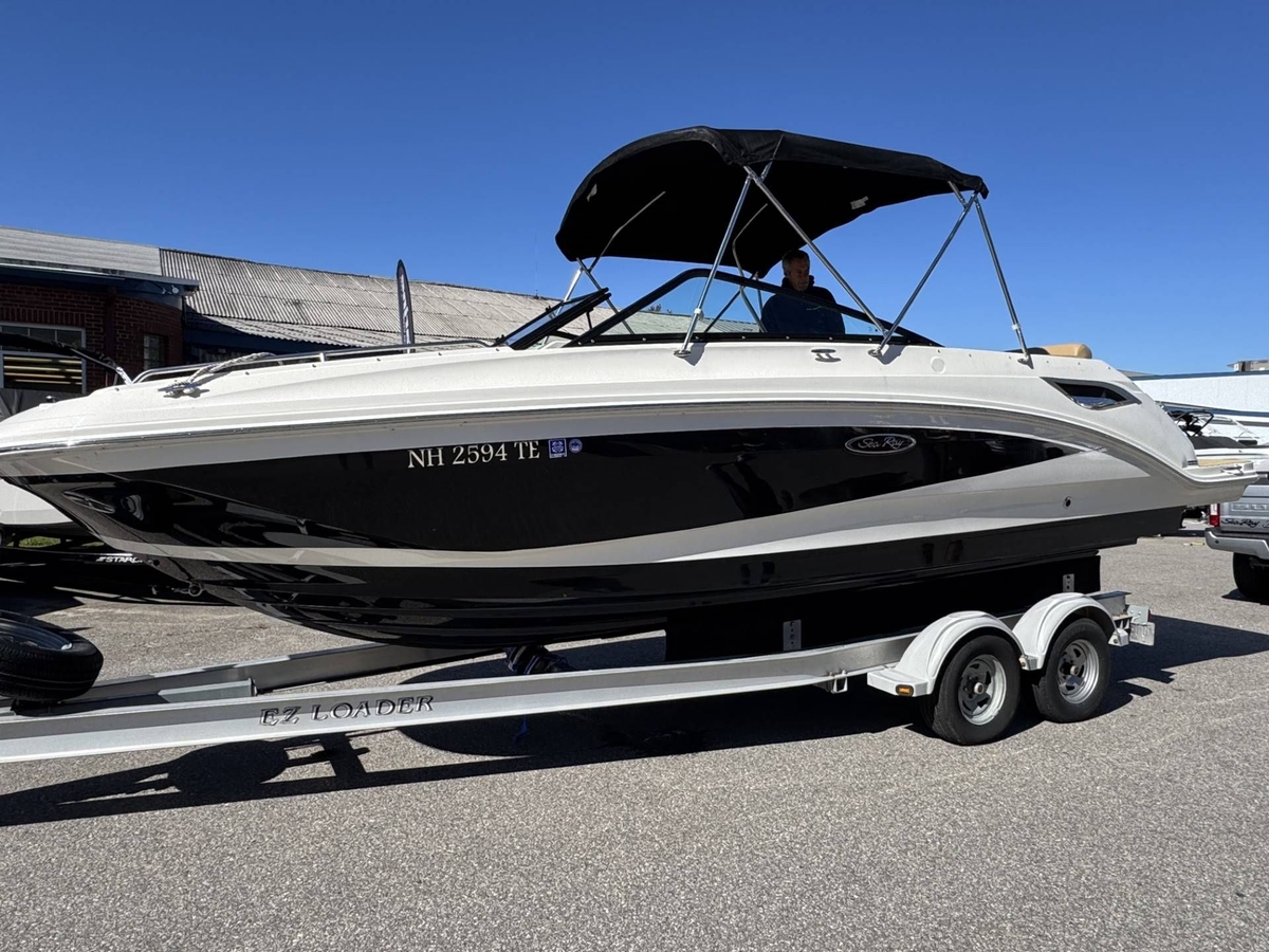 2021 Sea Ray 250SDX - Sold Boat