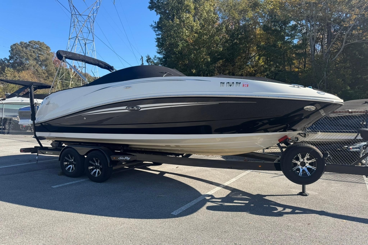 2008 Sea Ray 260 Sundeck - Sold Boat
