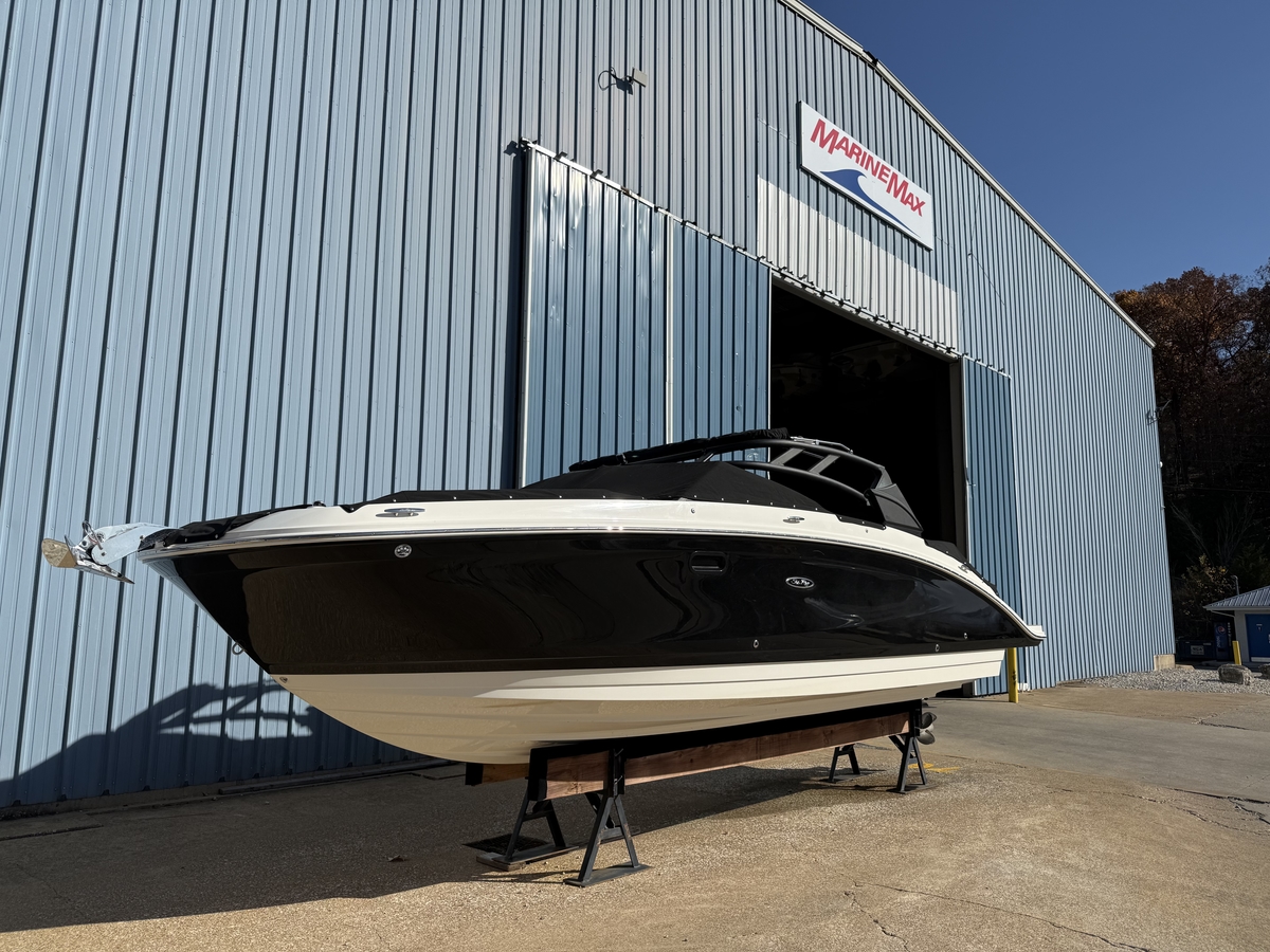 2023 Sea Ray 270 SD - Sold Boat