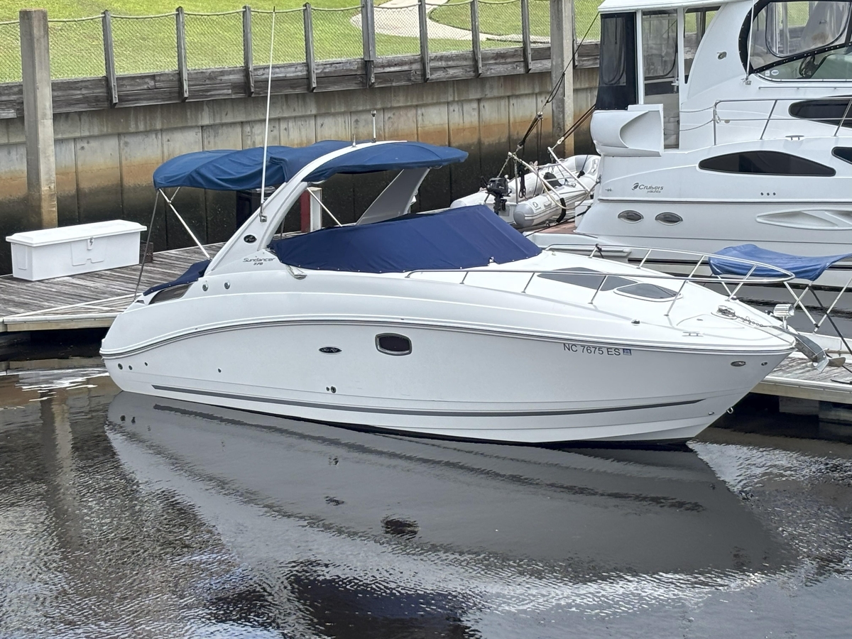 2009 Sea Ray 270 Sundancer - Sold Boat