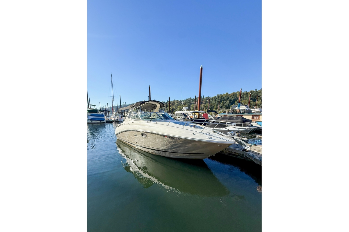 2009 Sea Ray 270 Sundancer - Sold Boat