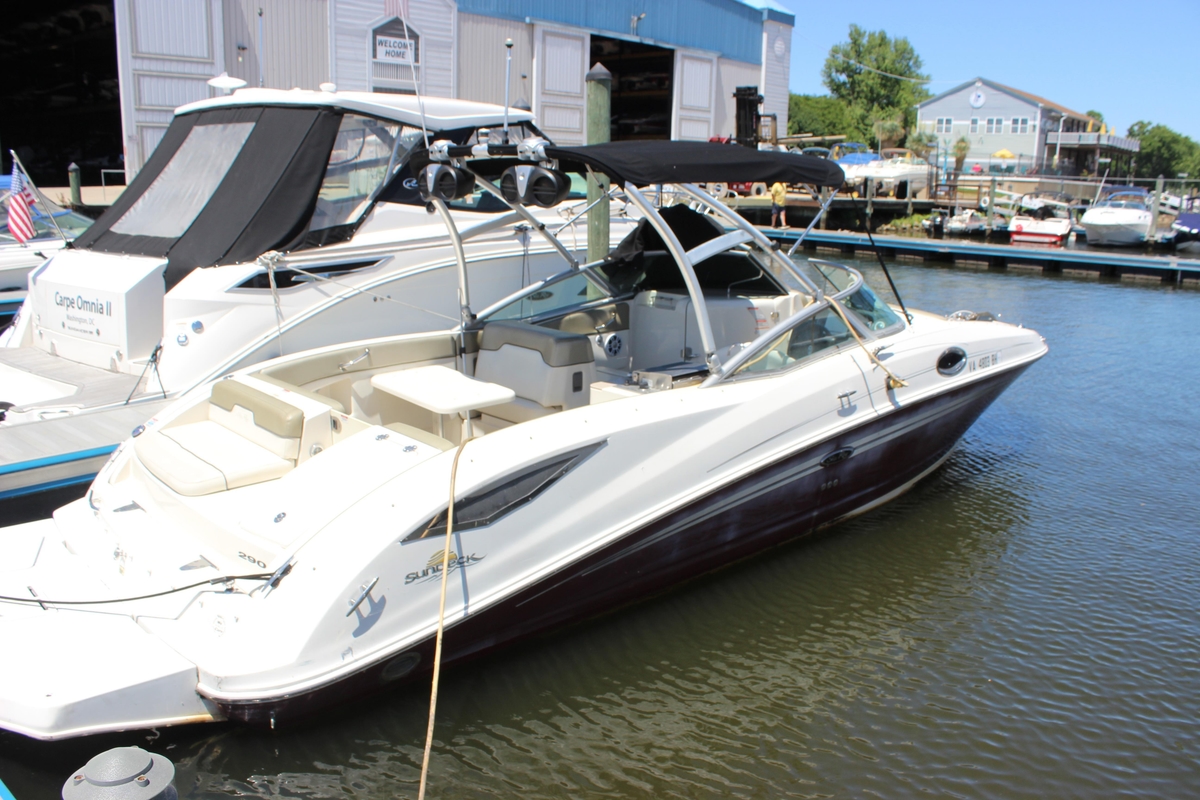 2007 Sea Ray 270 Sundeck - Sold Boat