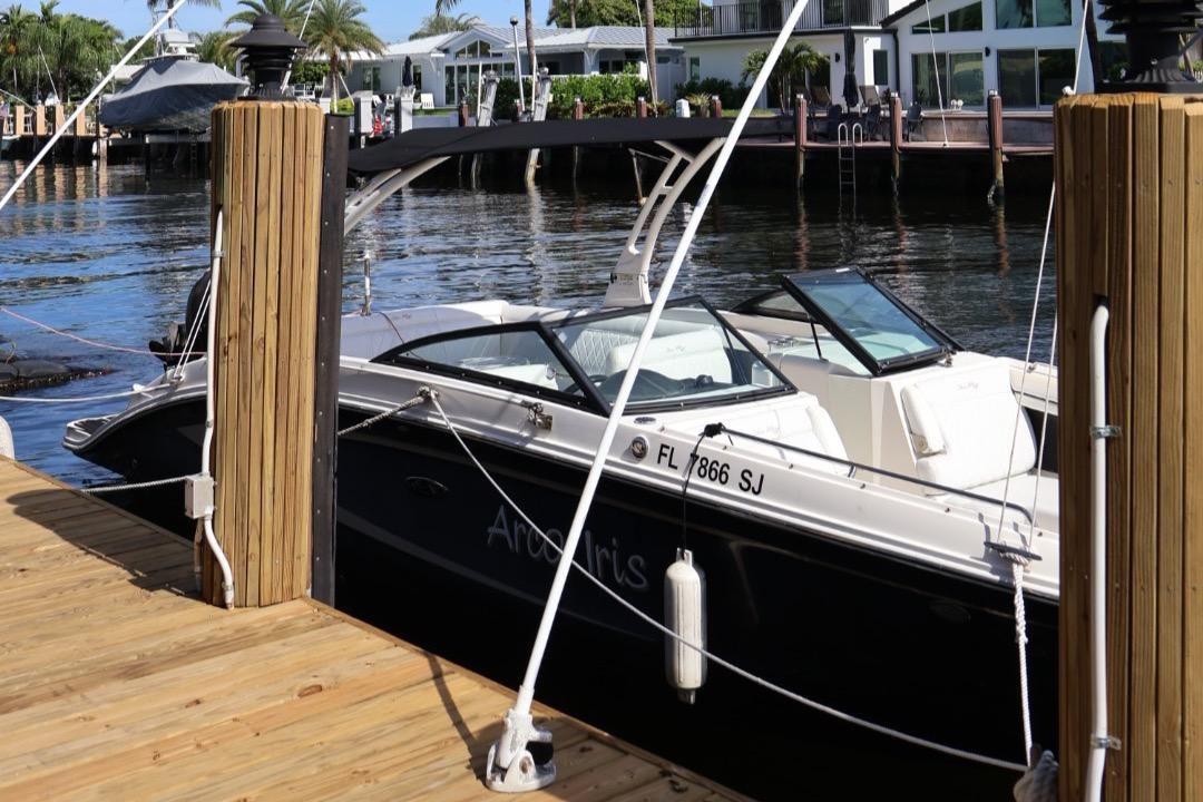 2015 Sea Ray 270 Sundeck Outboard - Sold Boat