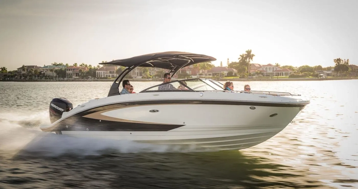 2016 Sea Ray 270 Sundeck Outboard - Sold Boat