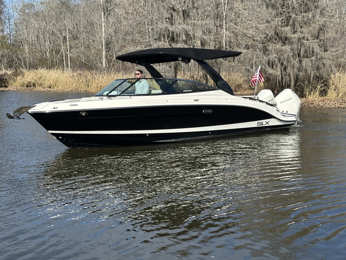 2024 Sea Ray 280 SLX OUTBOARD - Sold Boat