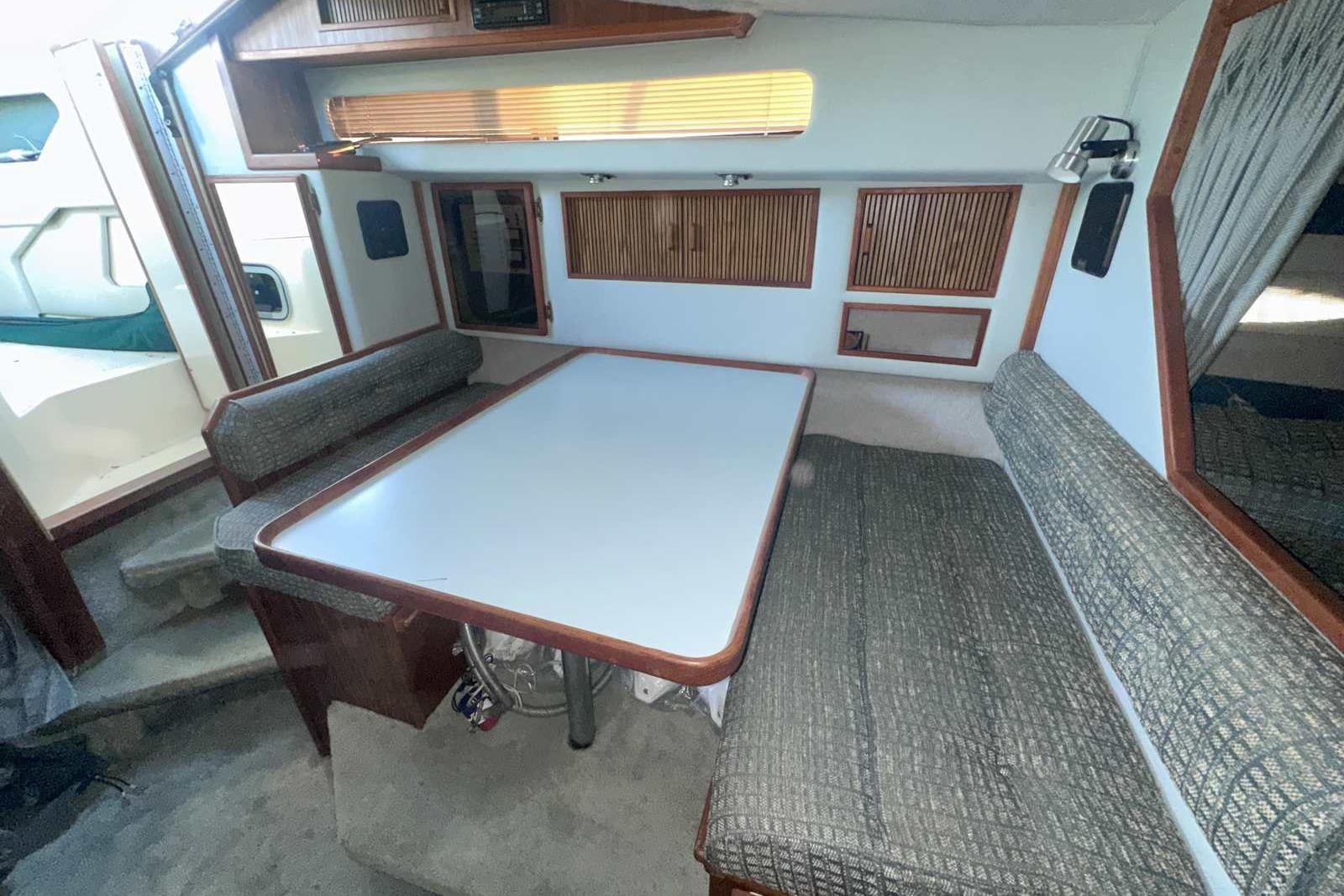 Used Sea Ray 300 Sundancer 1987 for sale in St Clair Shores