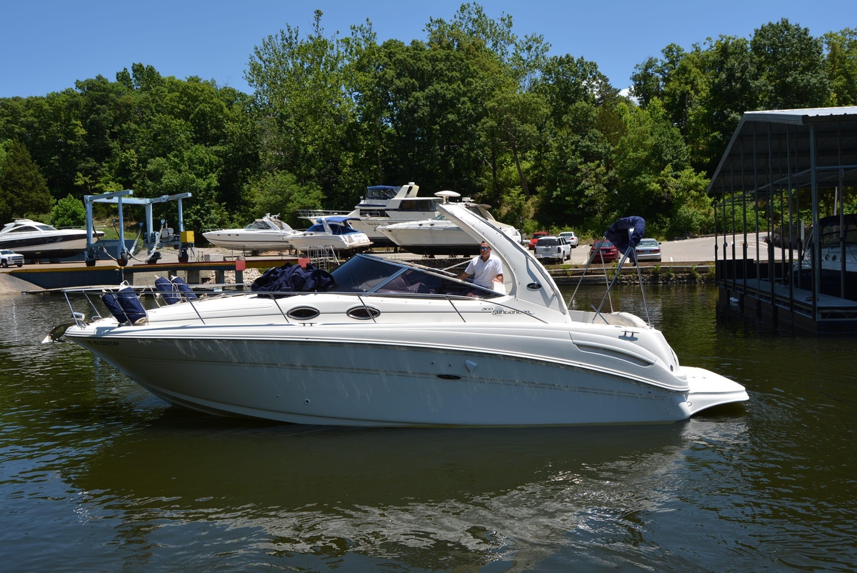 2004 Sea Ray 300 Sundancer - Sold Boat