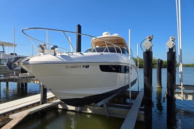 BOATZON | Sea Ray 310 Sundancer 2017