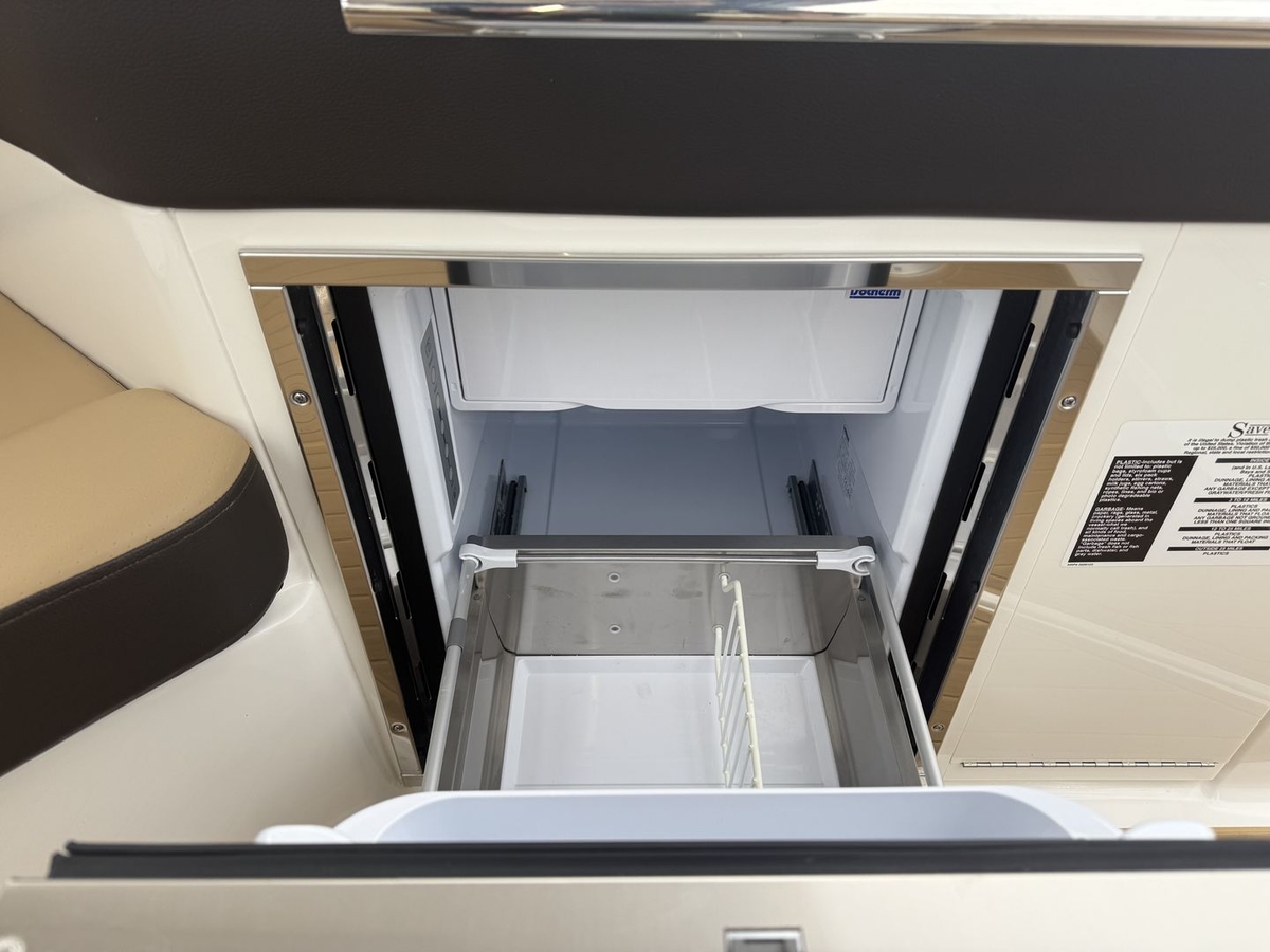 2023 Sea Ray 320 DA - Sold Boat