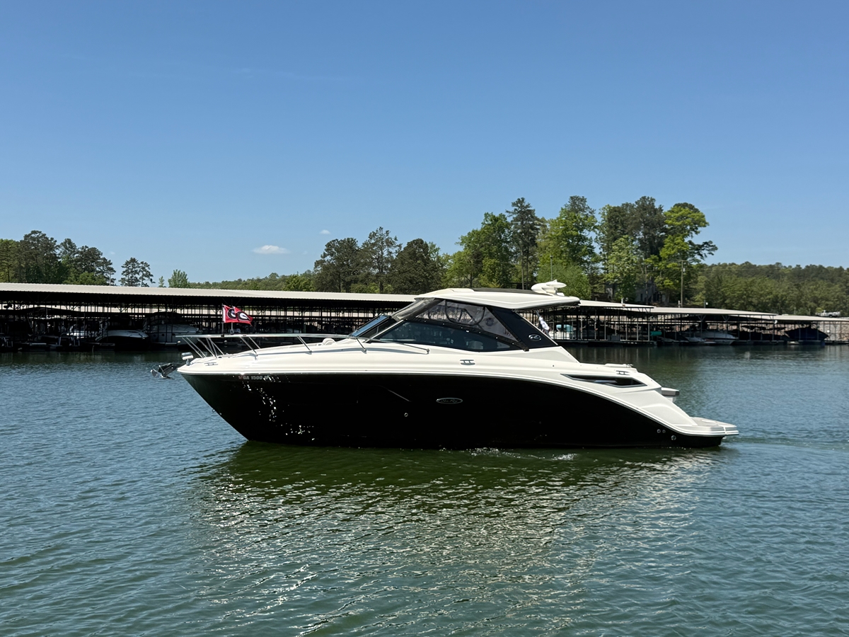 2021 Sea Ray 320 SUNDANCER - Sold Boat