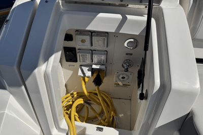 BOATZON | Sea Ray 320 SUNDANCER 2023