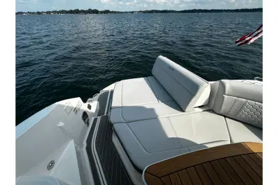 BOATZON | Sea Ray 320 SUNDANCER 2024