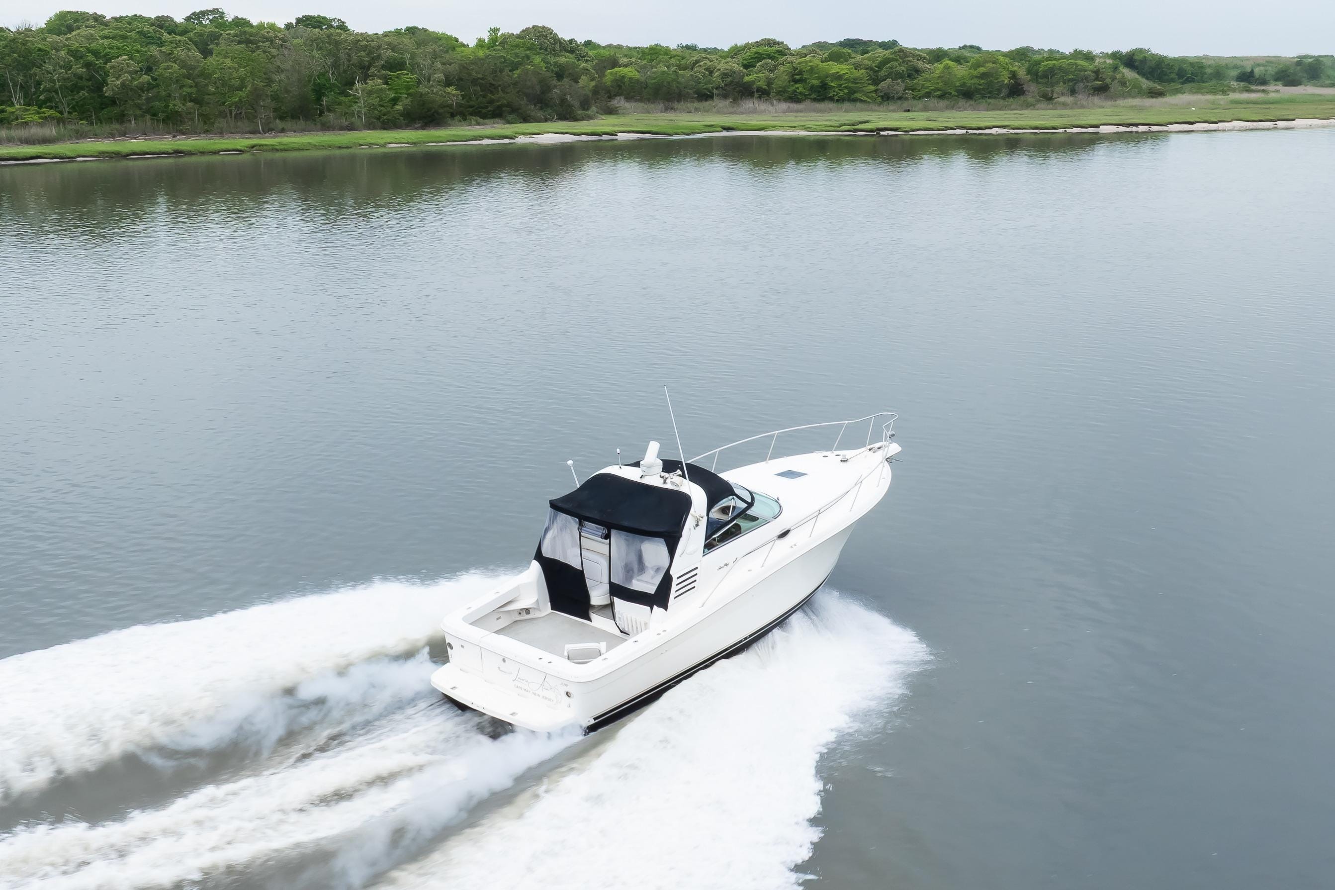 ザ・グリード('98米) Used Sea Ray 330 Express 1998 for sale in Jupiter, Florida