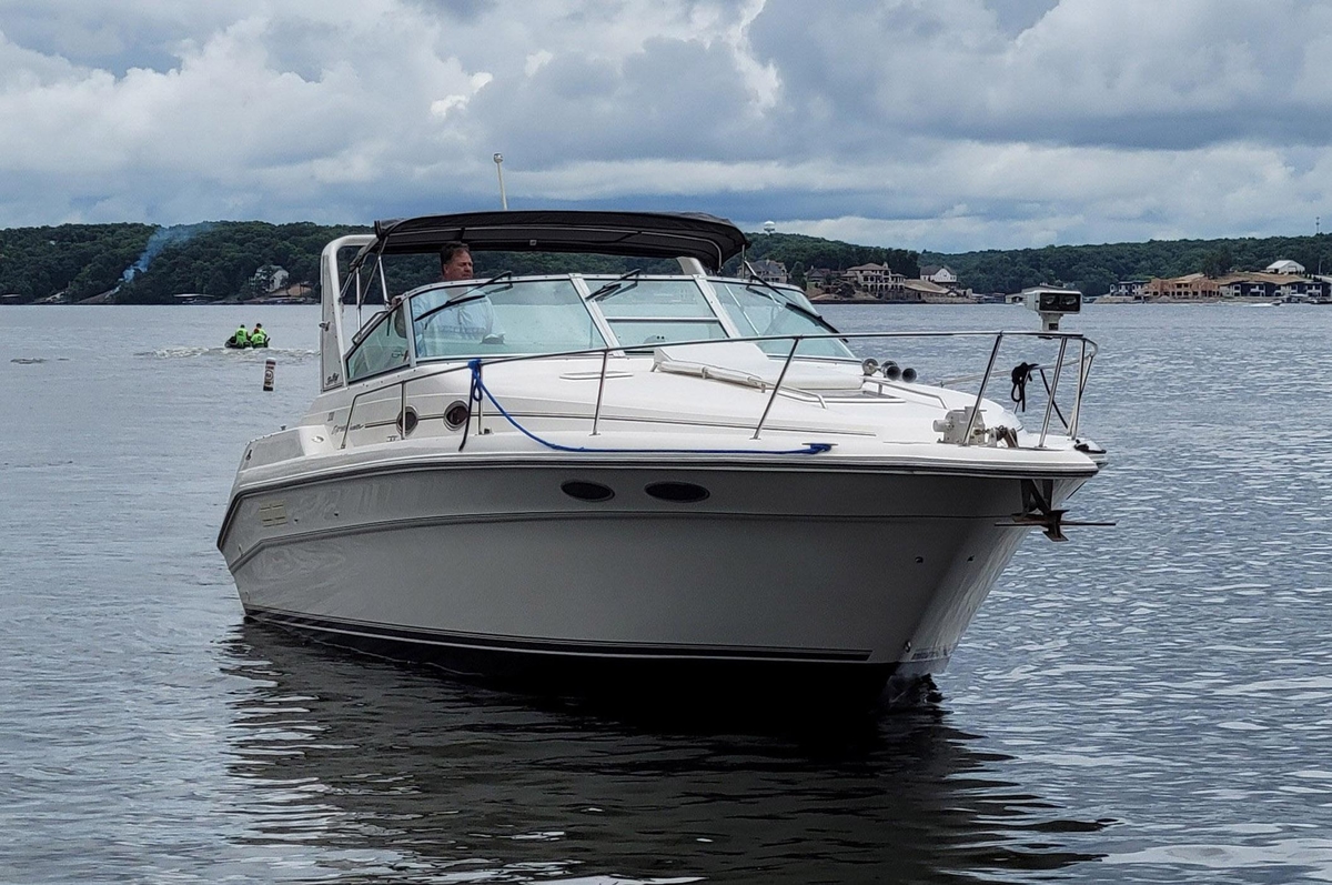 1994 Sea Ray 330 Express Cruiser - Sold Boat