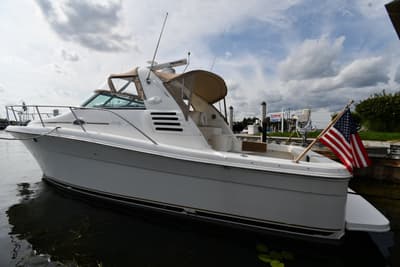 BOATZON | Sea Ray 330 Express Cruiser 2000