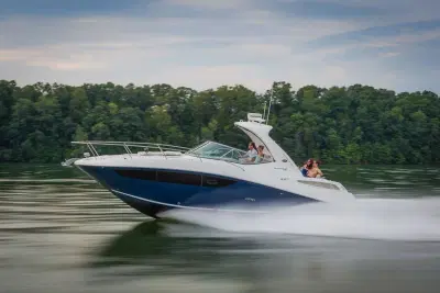 BOATZON | Sea Ray 330 Sundancer 2016