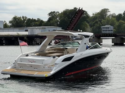 BOATZON | Sea Ray 350 SLX 2024