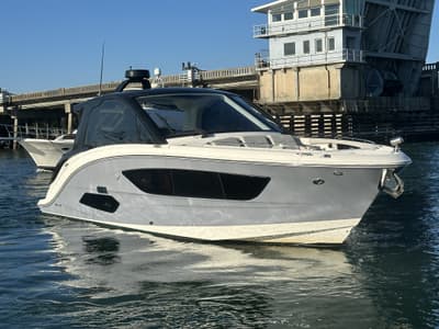 BOATZON | Sea Ray 370 DAOB 2021 BOATZON | Sea Ray 370 DAOB 2021