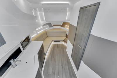 BOATZON | Sea Ray 370 Sundancer 2023