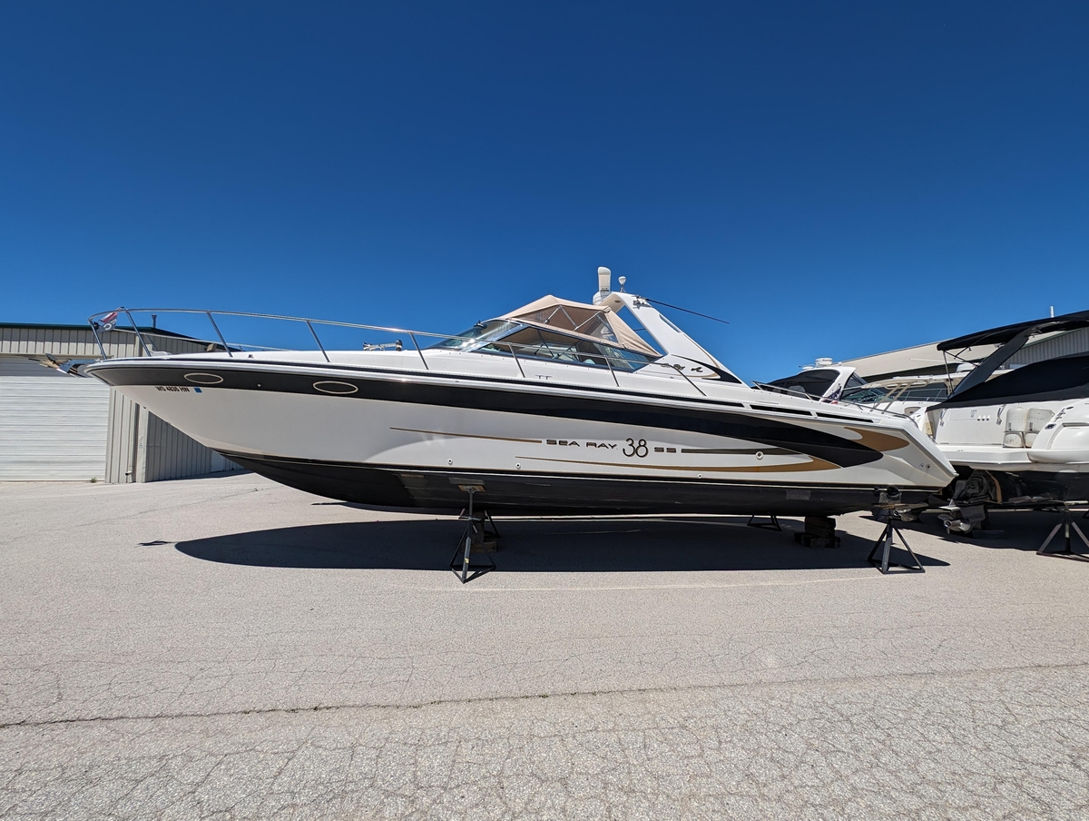 1995 Sea Ray 380 Sun Sport - Sold Boat