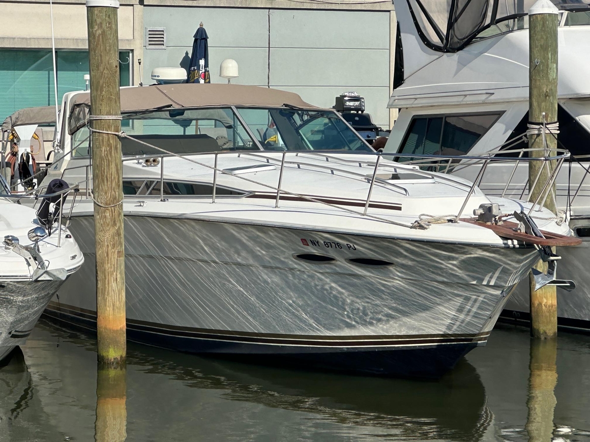 1986 Sea Ray 390 Express Cruiser - Sold Boat