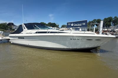 BOATZON | Sea Ray 390 Express Cruiser 1988
