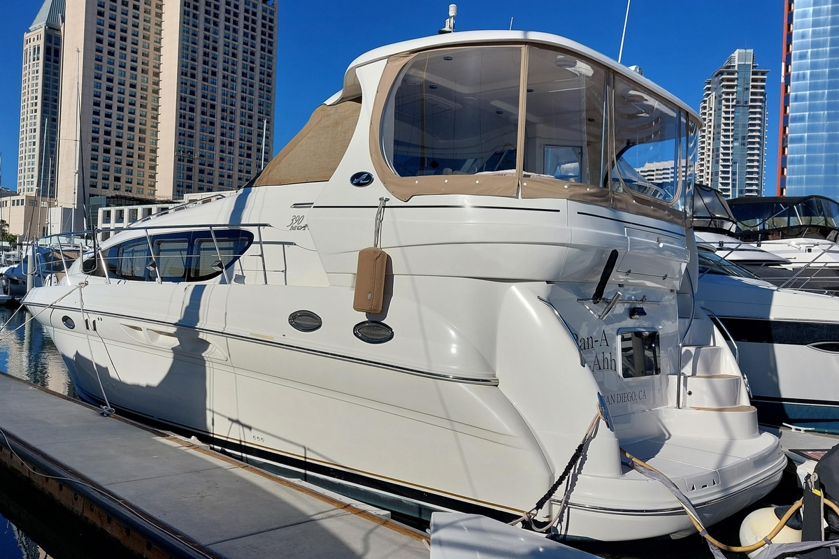 2004 Sea Ray 390 Motor Yacht - Sold Boat