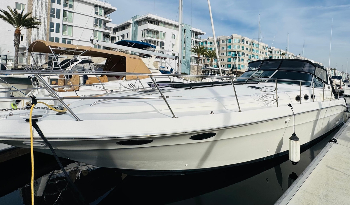 1994 Sea Ray 400 Express Cruiser - Sold Boat