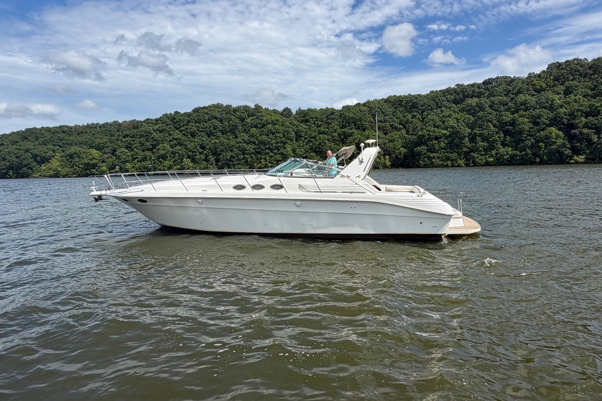 1997 Sea Ray 400 Express Cruiser - Sold Boat