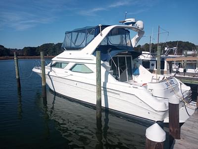 BOATZON | Sea Ray 440 Express Bridge 1995