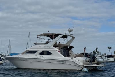 BOATZON | Sea Ray 440 Express Bridge 1998