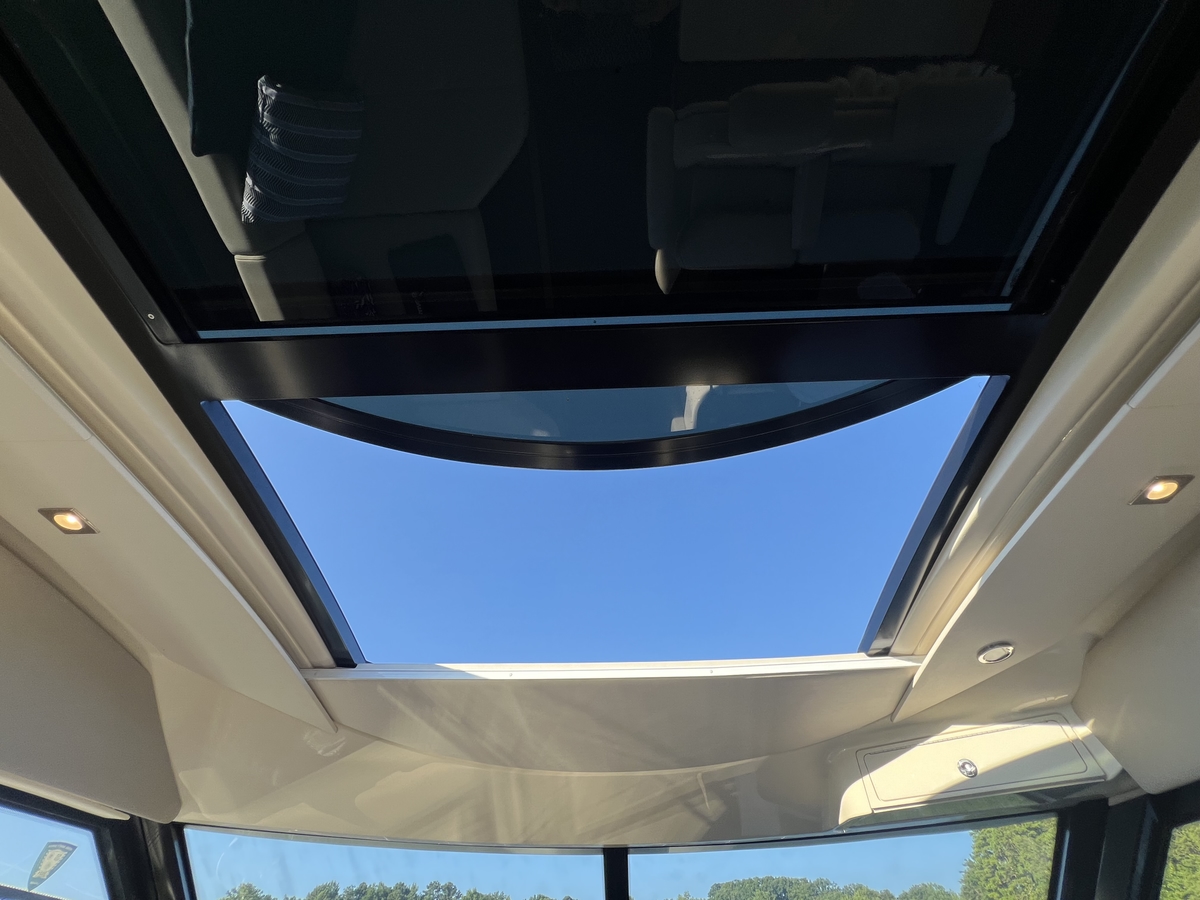 2016 Sea Ray 470 SUNDANCER - Sold Boat