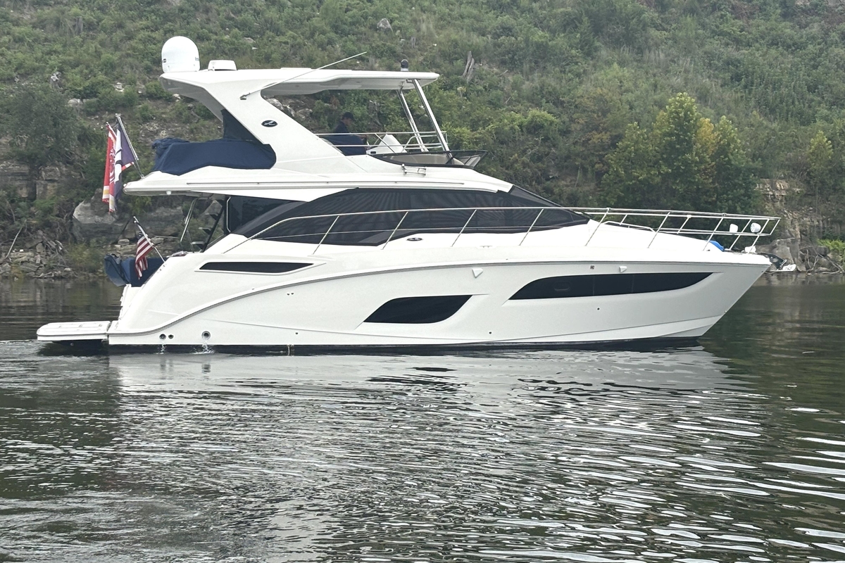 2018 Sea Ray Fly 460 - Sold Boat
