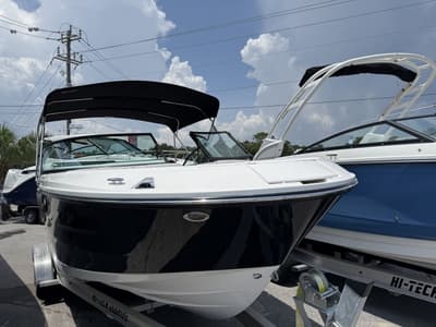 BOATZON | Sea Ray SDX 230 Outboard 2026