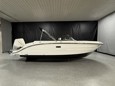 BOATZON | Sea Ray SDX 230 Outboard 2026