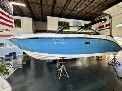 BOATZON | Sea Ray SDX 230 Outboard 2026