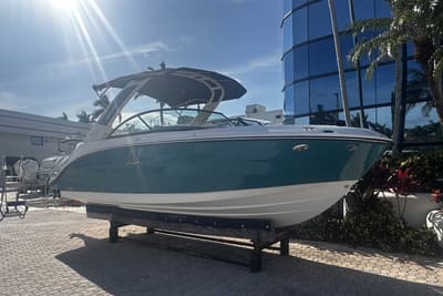 BOATZON | Sea Ray SDX 230 Outboard 2026