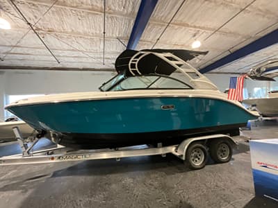 BOATZON | Sea Ray SDX 230 Outboard 2027